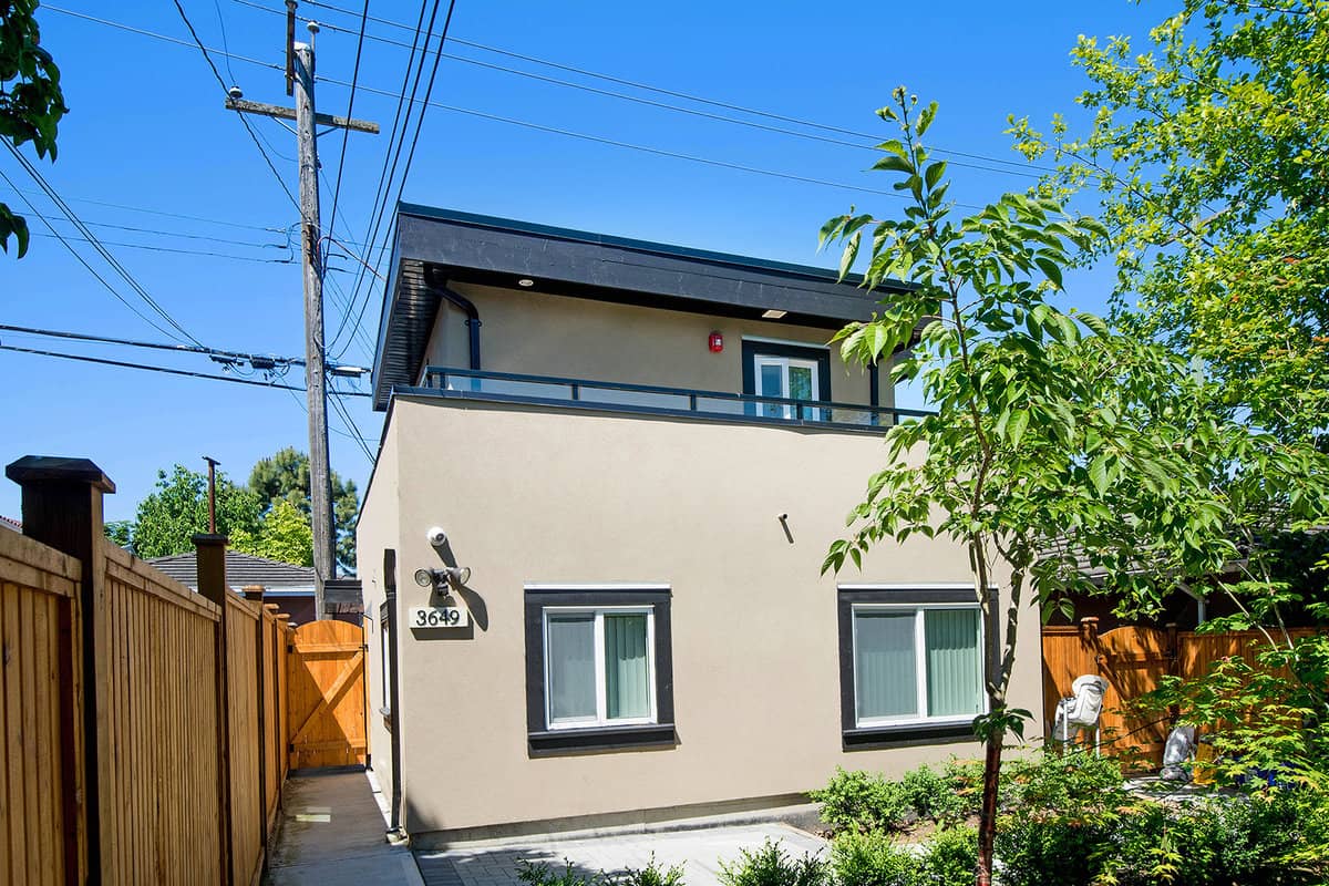 Renfrew & 21st Avenue Laneway Home