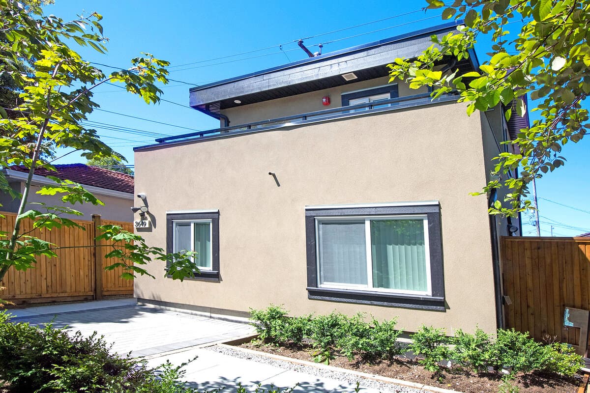 Renfrew & 21st Avenue Laneway Home